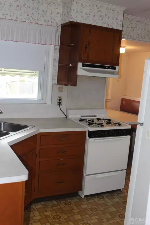 23 Albert Dr, Sayreville, NJ 08859 photo 10