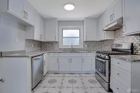 101 Calvert Ave E, Edison, NJ 08820 photo 12