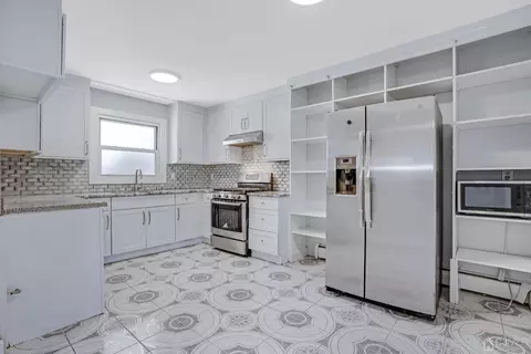 101 Calvert Ave E, Edison, NJ 08820 photo 9