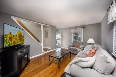 102 Macarthur Dr, Edison, NJ 08837 photo 3