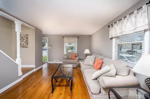 102 Macarthur Dr, Edison, NJ 08837 photo 5