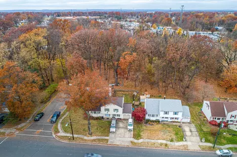28 Meyer Rd, Edison, NJ 08817 photo 10