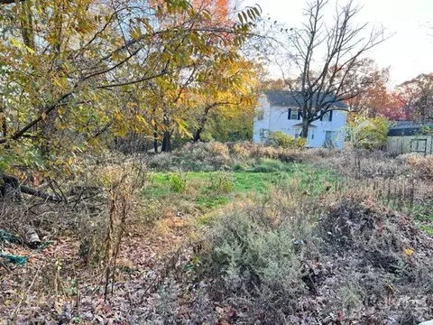 196 Easy St, Edison, NJ 08817 photo 1