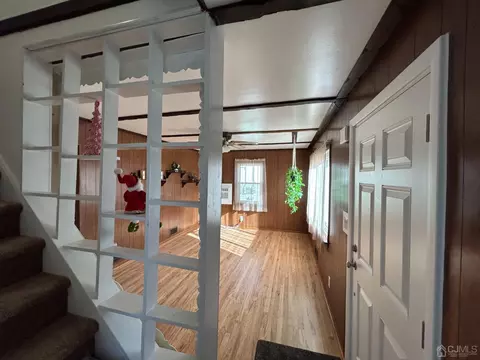 417 Giles Ave, Middlesex, NJ 08846 photo 2