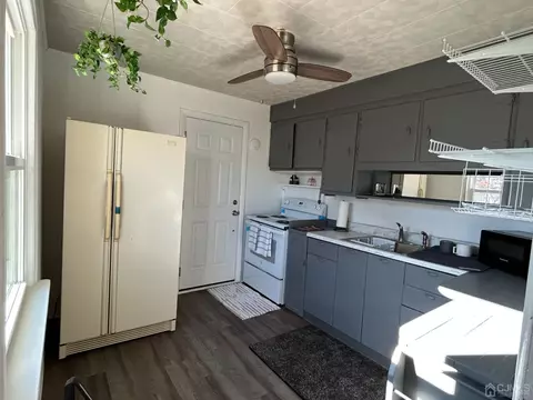 417 Giles Ave, Middlesex, NJ 08846 photo 6