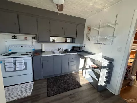 417 Giles Ave, Middlesex, NJ 08846 photo 5