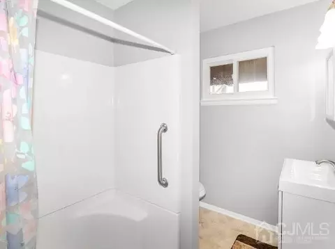 400 Clinton Ave, Middlesex, NJ 08846 photo 8