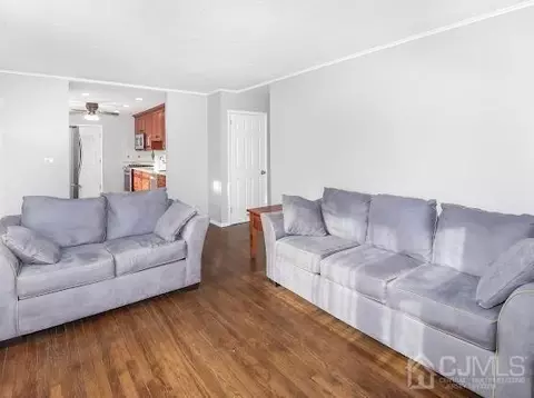 400 Clinton Ave, Middlesex, NJ 08846 photo 5