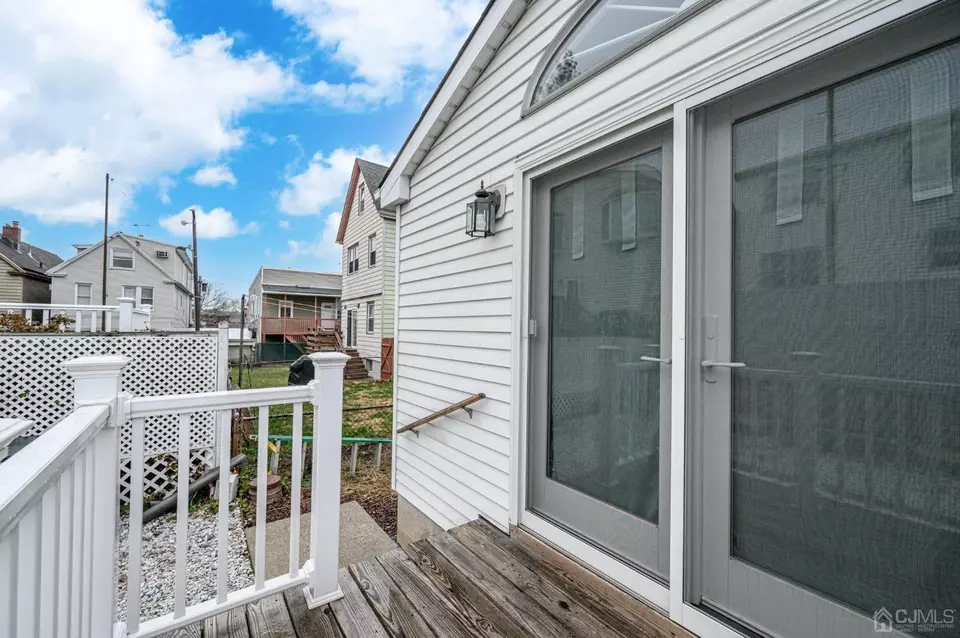 28 W 3rd St W, Bayonne, NJ 07002 55 Photos Movoto