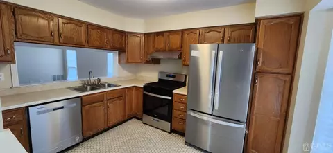 1006 Maplecrest Rd, Edison, NJ 08820 photo 3