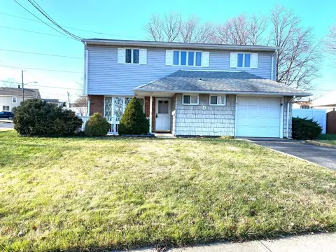 4 Stiles St, Sewaren, NJ 07077 photo 1