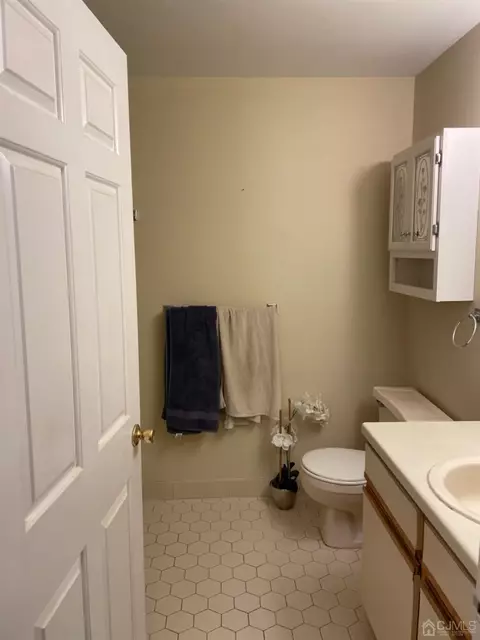 66 Boulder Dr, Edison, NJ 08817 photo 10