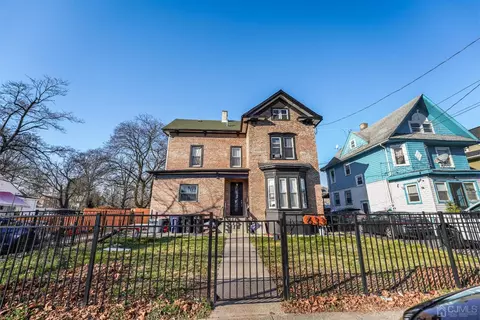 633 E 2nd St, Plainfield, NJ 07060 photo 1