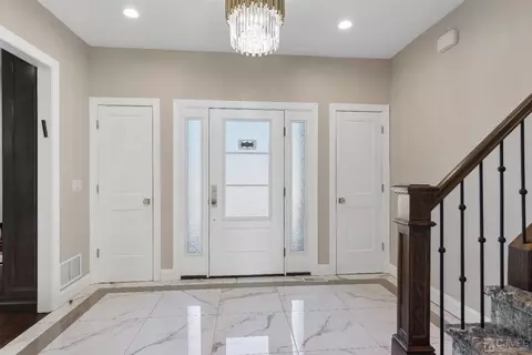 6 Barlow Rd, Edison, NJ 08817 photo 2
