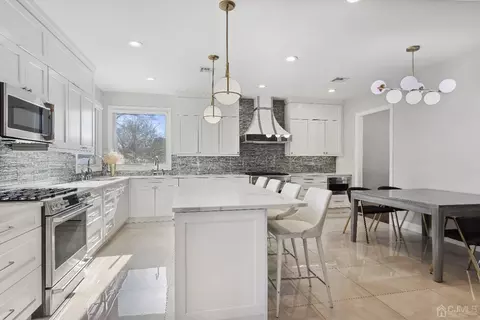 6 Barlow Rd, Edison, NJ 08817 photo 4