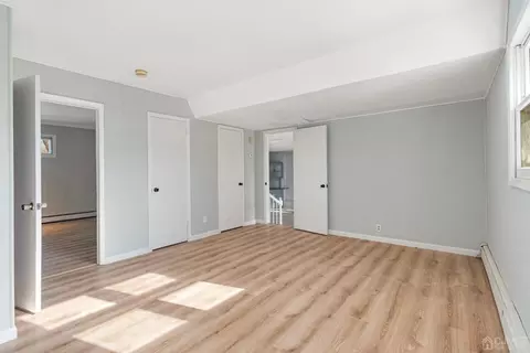 914 Dorn Ave, Middlesex, NJ 08846 photo 17