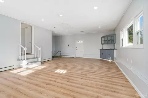 914 Dorn Ave, Middlesex, NJ 08846 photo 11
