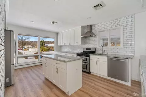 914 Dorn Ave, Middlesex, NJ 08846 photo 6