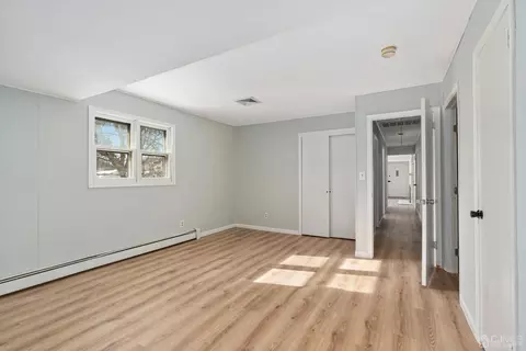 914 Dorn Ave, Middlesex, NJ 08846 photo 16