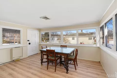 914 Dorn Ave, Middlesex, NJ 08846 photo 8