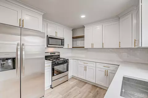 41 Hillcrest Ave, Edison, NJ 08817 photo 9