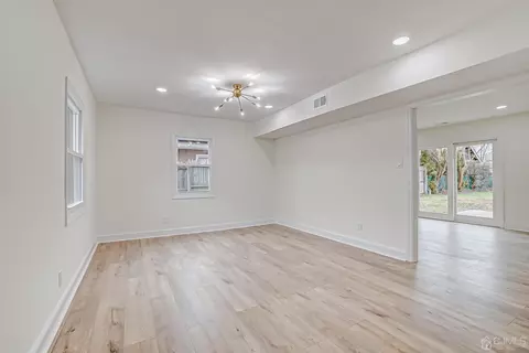 41 Hillcrest Ave, Edison, NJ 08817 photo 5