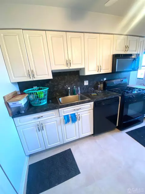 1509 Raspberry Ct, Edison, NJ 08817 photo 4
