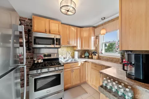 117 Macarthur Dr, Edison, NJ 08837 photo 12