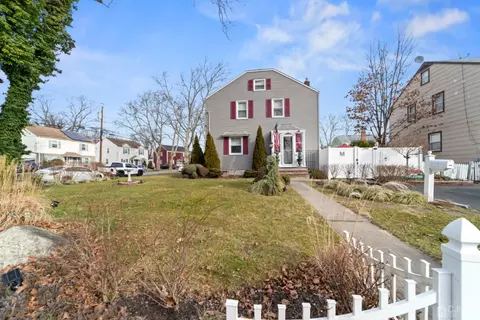117 Macarthur Dr, Edison, NJ 08837 photo 2