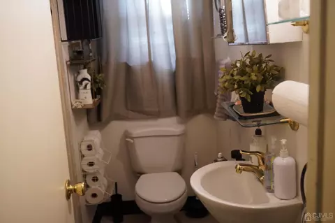 44 Glendale Ave, Edison, NJ 08817 photo 3