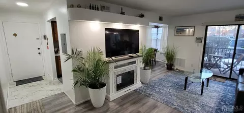 40 Boulder Dr, Edison, NJ 08817 photo 11
