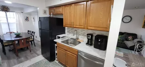 40 Boulder Dr, Edison, NJ 08817 photo 5