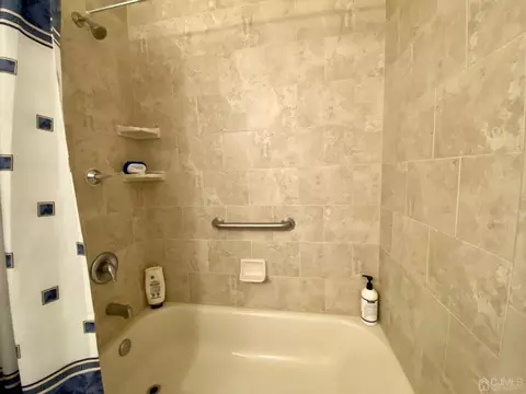 51 Boulder Dr, Edison, NJ 08817 photo 12
