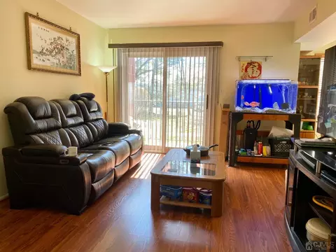 51 Boulder Dr, Edison, NJ 08817 photo 4