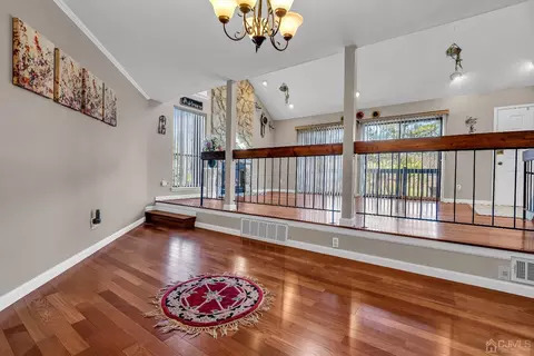 146 Westgate Dr, Edison, NJ 08820 photo 9