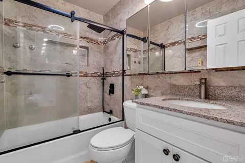 146 Westgate Dr, Edison, NJ 08820 photo 21
