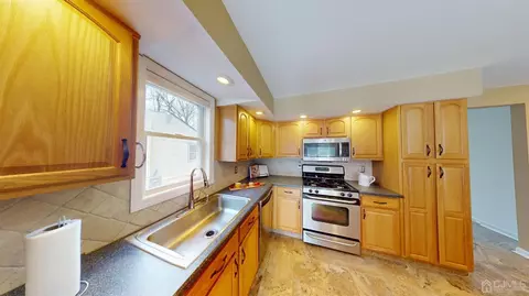 46 Lake Ave, Helmetta, NJ 08828 photo 10