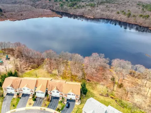 26 Lakeview Dr, Helmetta, NJ 08828 photo 2