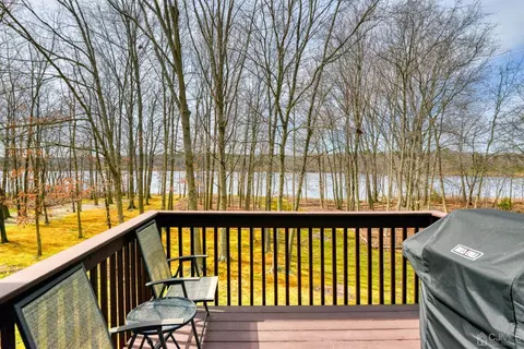 26 Lakeview Dr, Helmetta, NJ 08828 photo 3