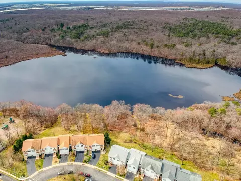 26 Lakeview Dr, Helmetta, NJ 08828 photo 33