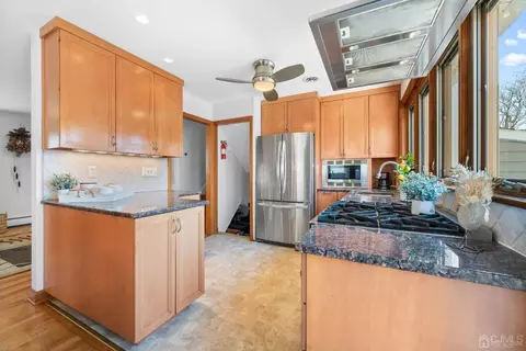 22 Baldwin Rd, Edison, NJ 08817 photo 5