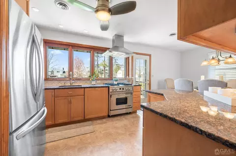 22 Baldwin Rd, Edison, NJ 08817 photo 4