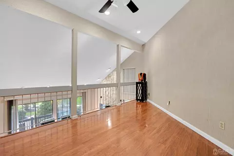 472 Westgate Dr, Edison, NJ 08820 photo 15