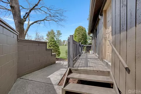 472 Westgate Dr, Edison, NJ 08820 photo 2