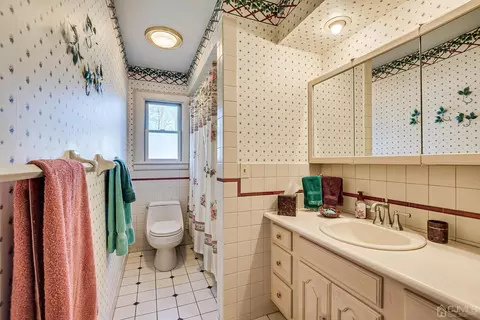 30 Baltic St, Edison, NJ 08820 photo 29
