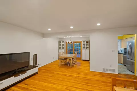 12 Meyer Rd, Edison, NJ 08817 photo 7