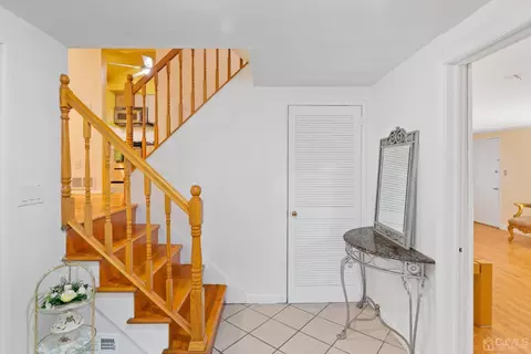 12 Meyer Rd, Edison, NJ 08817 photo 3