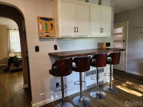 10 Candy Ct, Edison, NJ 08817 photo 2