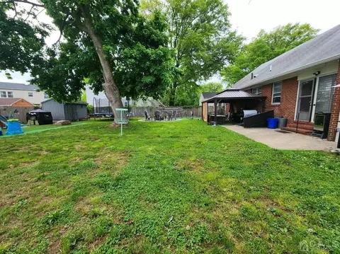 10 Candy Ct, Edison, NJ 08817 photo 18