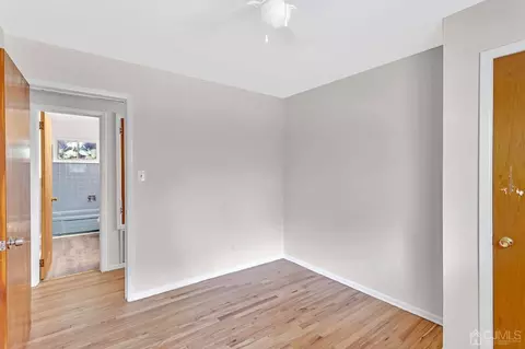 41 Howard Ave, Edison, NJ 08837 photo 9